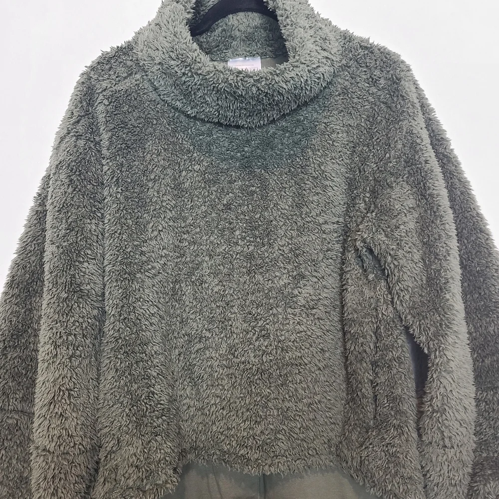 LULULEMON Warm Restore Sherpa Fleece Pullover in Army Green Size M/L
